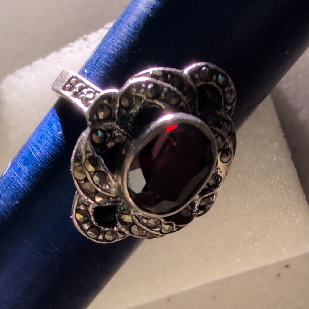 Sterling Silver Garnet And Marcasite Gemstone Ring - Picture 3 of 8